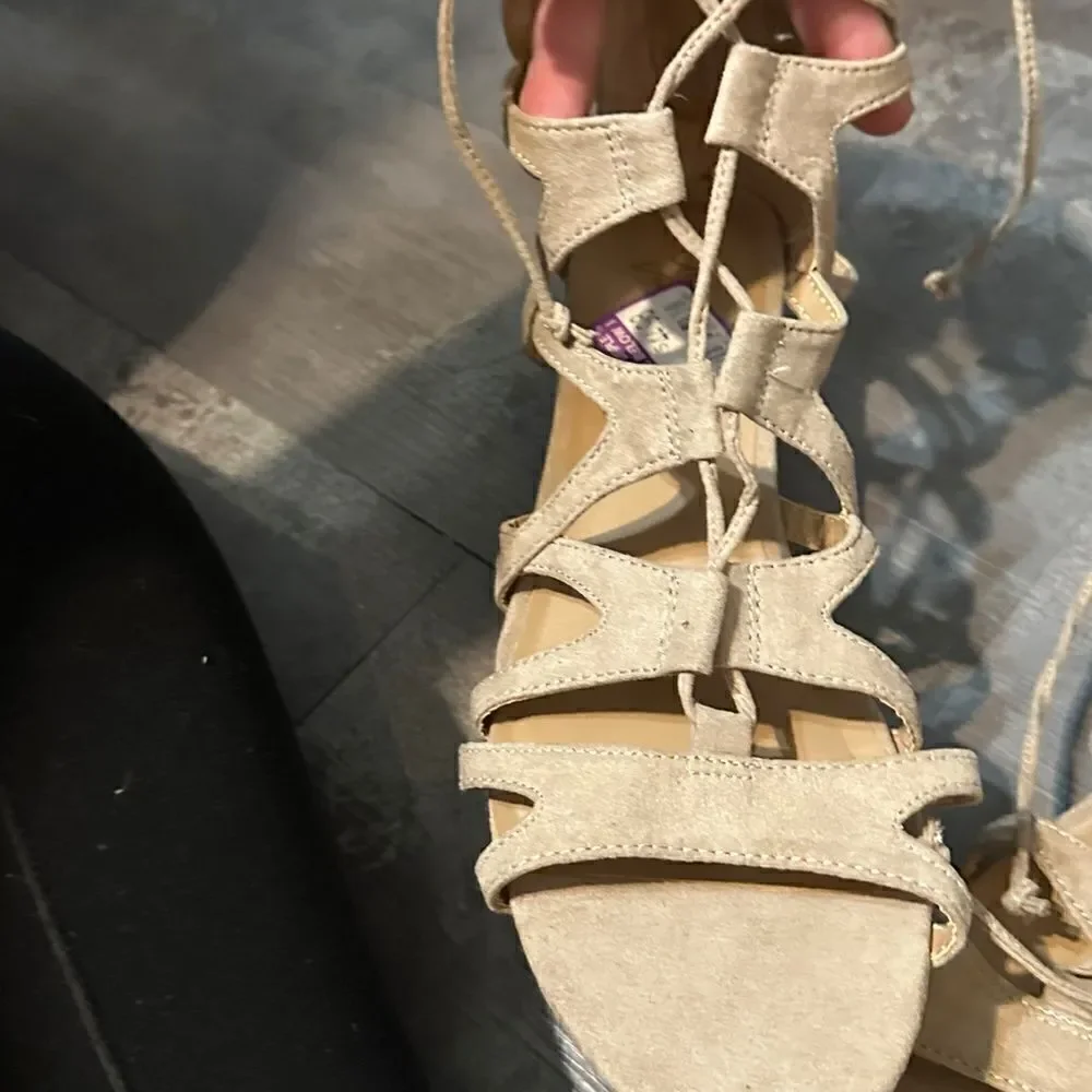 Crown Vintage Lace Up Sandals EUC - Picture 2 of 4